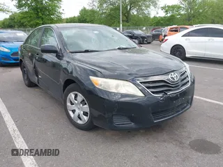 2010 Toyota Camry z VIN 4T1BF3EK3AU551502, wystawiony jako IAAI lot #42216721 z przebiegiem 143 695 mil mil oraz . Historia ofert i sprzedaży dostępna na DreamBid. Obrazek 1.