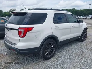 2019 Ford Explorer XLT with VIN 1FM5K7D84KGB01752, listed as a IAAI auction lot 42423239 with 97,861 mi miles and . Bid and sale history available at DreamBid. Image 4.