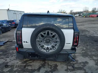 2025 GMC Hummer EV 3X with VIN 1GKB0RDC4SU101284, listed as a IAAI auction lot 41444686 with 4,548 mi miles. Bid and sale history available at carsss.com. Image 16.