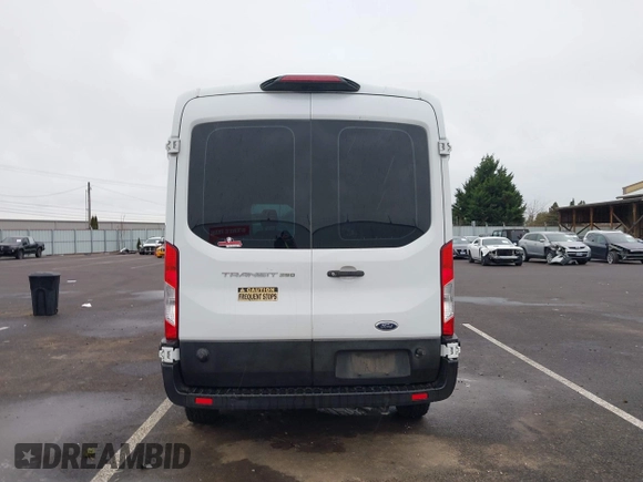 2019 Ford Transit с VIN 1FTYR2CM1KKB53920, выставлен на аукционе IAAI как лот 41603444 с пробегом Не указан миль и . История ставок и продаж доступна на DreamBid. Изображение 17.