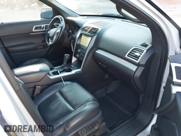 2015 Ford Explorer XLT with VIN 1FM5K7D88FGB56453, listed as a IAAI auction lot 41893577 with 177,621 mi miles and . Bid and sale history available at carsss.com. Image 5.