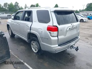 2011 Toyota 4Runner SR5 z VIN JTEZU5JR3B5014868, wystawiony jako IAAI lot #42286507 z przebiegiem Nie podano mil oraz . Historia ofert i sprzedaży dostępna na DreamBid. Obrazek 3.