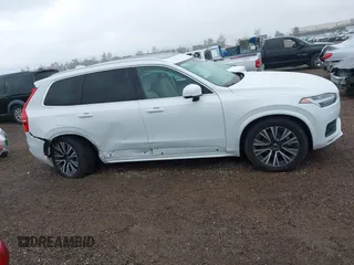 2022 Volvo XC90 Momentum z VIN YV4102PK2N1781156, wystawiony jako IAAI lot #42179872 z przebiegiem 44 928 mil mil oraz . Historia ofert i sprzedaży dostępna na DreamBid. Obrazek 13.