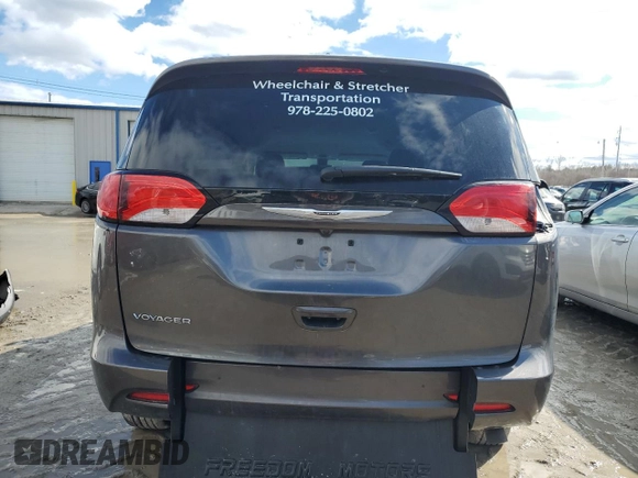 2021 Chrysler Voyager LXi z VIN 2C4RC1DGXMR525803, wystawiony jako Copart lot #46672535 z przebiegiem 62 792 mil mil oraz Szkoda całkowita • Salvage title. Historia ofert i sprzedaży dostępna na DreamBid. Obrazek 6.