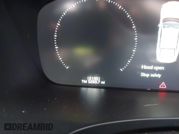 2017 Volvo S90 Momentum with VIN YV1102AK3H1006469, listed as a IAAI auction lot 41795564 with 121,001 mi miles. Bid and sale history available at carsss.com. Image 7.