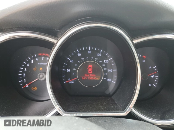 2013 Kia Optima EX z VIN 5XXGN4A74DG090437, wystawiony jako Copart lot #60822225 z przebiegiem 138 596 mil mil oraz Czysty tytuł • Clean title. Historia ofert i sprzedaży dostępna na DreamBid. Obrazek 9.