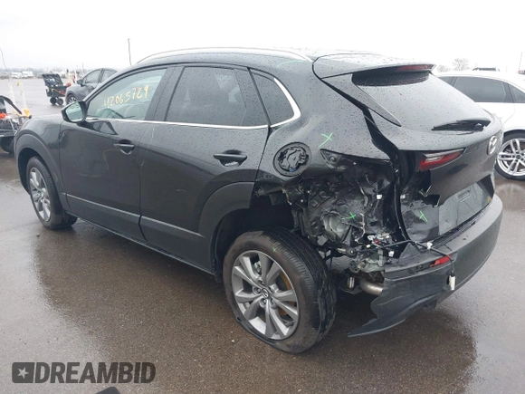 2025 Mazda CX-30 S Carbon Edition z VIN 3MVDMBCM9SM783429, wystawiony jako IAAI lot #42065729 z przebiegiem 4 940 mil mil oraz . Historia ofert i sprzedaży dostępna na DreamBid. Obrazek 3.