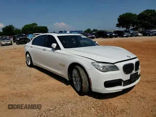 2013 BMW 7 Series 750Li with VIN WBAYE8C56DD132217, listed as a Copart auction lot 61976145 with 146,860 mi miles and Salvage title. Bid and sale history available at DreamBid. Image 13.