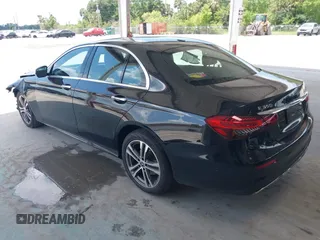 2021 Mercedes-Benz E 350 z VIN W1KZF8EB8MA873550, wystawiony jako IAAI lot #42299371 z przebiegiem 62 734 mil mil oraz . Historia ofert i sprzedaży dostępna na DreamBid. Obrazek 3.