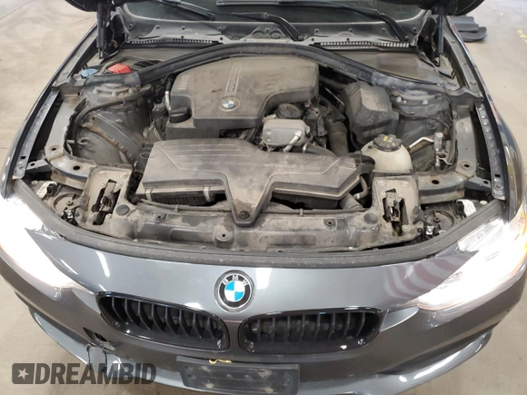 2017 BMW 3 Series 320i xDrive z VIN WBA8A3C30HK693057, wystawiony jako Copart lot #55702505 z przebiegiem 128 182 mil mil oraz Czysty tytuł • Clean title. Historia ofert i sprzedaży dostępna na DreamBid. Obrazek 11.