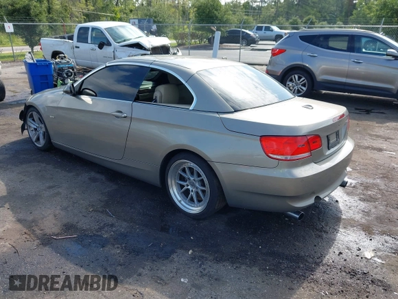 2008 BMW 3 Series 335i z VIN WBAWL73588PX53776, wystawiony jako IAAI lot #42653626 z przebiegiem 128 482 mil mil oraz . Historia ofert i sprzedaży dostępna na DreamBid. Obrazek 3.