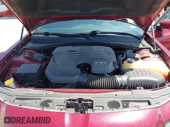 2019 Chrysler 300 with VIN 2C3CCABGXKH686121, listed as a IAAI auction lot 41995862 with 50,577 mi miles. Bid and sale history available at carsss.com. Image 10.