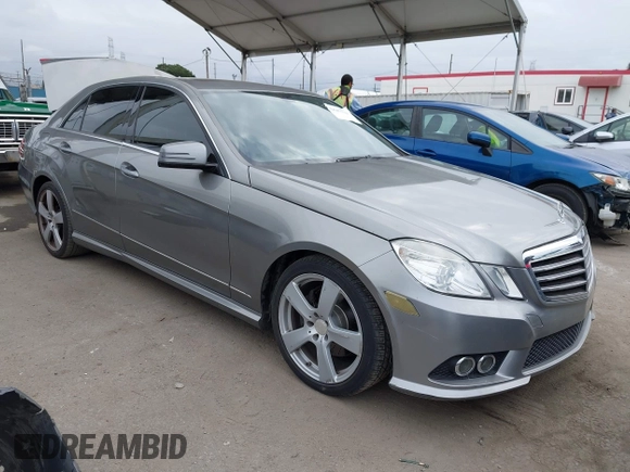 2010 Mercedes-Benz E-Class E 350 Luxury with VIN WDDHF5GB3AA074343, listed as a IAAI auction lot 42047130 with 127,000 mi miles. Bid and sale history available at carsss.com. Image 1.