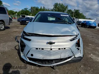 2023 Chevrolet Bolt EV 2LT z VIN 1G1FX6S02P4190062, wystawiony jako Copart lot #58039365 z przebiegiem 20 079 mil mil oraz Nie do naprawy. Historia ofert i sprzedaży dostępna na DreamBid. Obrazek 5.