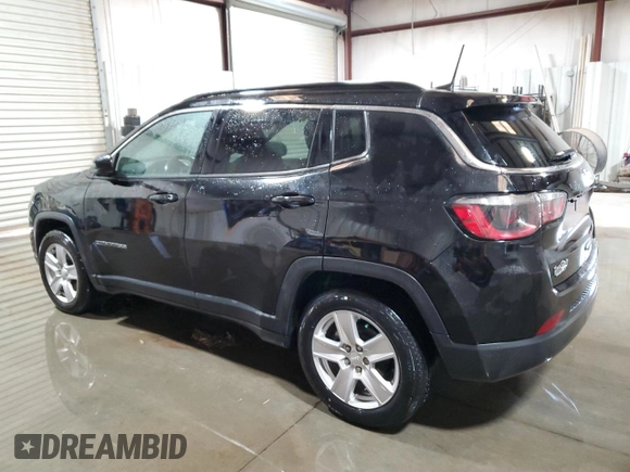 2022 Jeep Compass Latitude with VIN 3C4NJCBB3NT229589, listed as a Copart auction lot 84464524 with 61,157 mi miles and Clean Title. Bid and sale history available at carsss.com. Image 2.