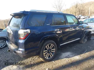 2018 Toyota 4Runner SR5 z VIN JTEBU5JR8J5596675, wystawiony jako IAAI lot #41877335 z przebiegiem Nie podano mil oraz . Historia ofert i sprzedaży dostępna na DreamBid. Obrazek 4.