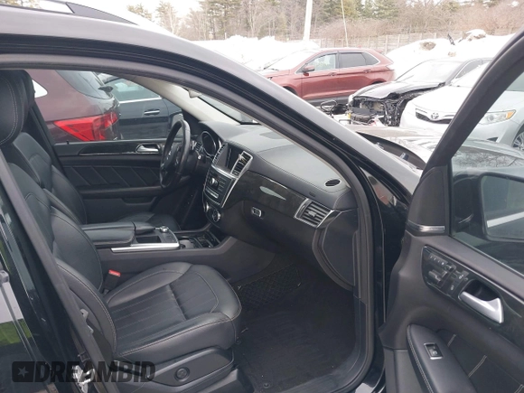 2015 Mercedes-Benz GL-Class GL 350 BlueTEC with VIN 4JGDF2EE2FA604678, listed as a IAAI auction lot 41635761 with 1 mi miles. Bid and sale history available at carsss.com. Image 5.