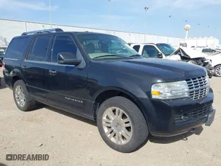 2013 Lincoln Navigator with VIN 5LMJJ2H5XDEL09294, listed as a IAAI auction lot 41794866 with 184,288 mi miles. Bid and sale history available at carsss.com. Image 1.