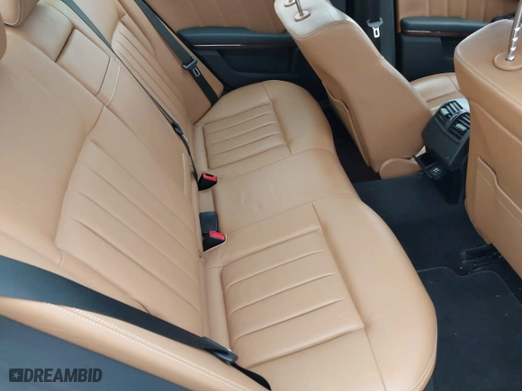 2013 Mercedes-Benz E-Class E 350 Luxury with VIN WDDHF8JB1DA738136, listed as a IAAI auction lot 41774836 with 181,846 mi miles. Bid and sale history available at carsss.com. Image 8.