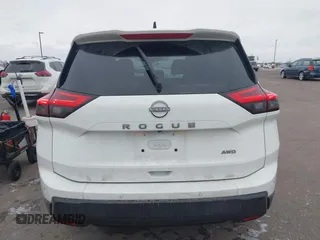 2024 Nissan Rogue S with VIN 5N1BT3ABXRC685066, listed as a IAAI auction lot 41381146 with 8,377 mi miles. Bid and sale history available at carsss.com. Image 17.