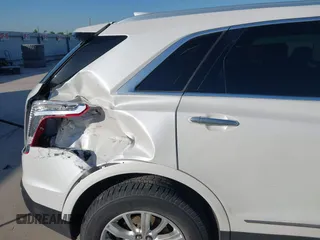 2018 Cadillac XT5 Luxury FWD z VIN 1GYKNCRS3JZ143354, wystawiony jako IAAI lot #41973536 z przebiegiem 101 327 mil mil oraz . Historia ofert i sprzedaży dostępna na DreamBid. Obrazek 18.