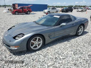 2003 Chevrolet Corvette z VIN 1G1YY22G035111343, wystawiony jako Copart lot #55784185 z przebiegiem 61 214 mil mil oraz Szkoda całkowita • Salvage title. Historia ofert i sprzedaży dostępna na DreamBid. Obrazek 1.