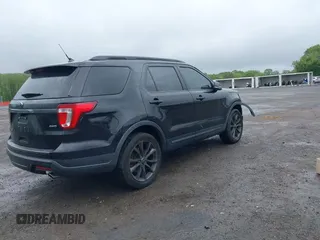 2019 Ford Explorer XLT с VIN 1FM5K8D86KGA81851, выставлен на аукционе IAAI как лот 42300021 с пробегом 54 486 миль миль и . История ставок и продаж доступна на DreamBid. Изображение 4.