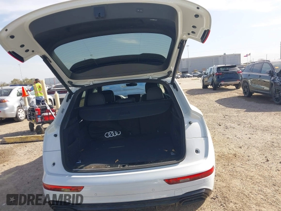 2024 Audi Q5 S line Premium Plus с VIN WA1E2AFYXR2135114, выставлен на аукционе IAAI как лот 41734594 с пробегом 2 354 миль миль и . История ставок и продаж доступна на DreamBid. Изображение 18.