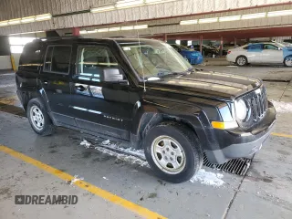 2017 Jeep Patriot Sport SE with VIN 1C4NJPBAXHD146170, listed as a Copart auction lot 46044275 with 164,663 mi miles and Clean Title. Bid and sale history available at carsss.com. Image 4.