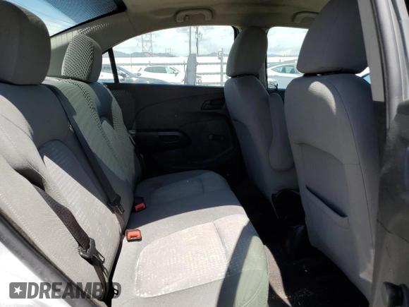 2016 Chevrolet Sonic LS z VIN 1G1JA5SH2G4101568, wystawiony jako Copart lot #57529175 z przebiegiem 56 780 mil mil oraz Szkoda całkowita • Salvage title. Historia ofert i sprzedaży dostępna na DreamBid. Obrazek 10.