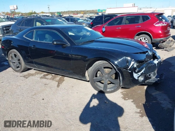 2011 Chevrolet Camaro 1LT z VIN 2G1FB1ED0B9195699, wystawiony jako IAAI lot #40918417 z przebiegiem 105 843 mil mil oraz . Historia ofert i sprzedaży dostępna na DreamBid. Obrazek 1.