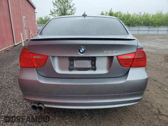 2009 BMW 3 Series 328i xDrive z VIN WBAPK73519A451824, wystawiony jako Copart lot #56158885 z przebiegiem 241 849 mil mil oraz Czysty tytuł • Clean title. Historia ofert i sprzedaży dostępna na DreamBid. Obrazek 6.