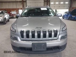 2016 Jeep Cherokee Latitude z VIN 1C4PJMCB9GW148882, wystawiony jako IAAI lot #42210237 z przebiegiem 124 441 mil mil oraz . Historia ofert i sprzedaży dostępna na DreamBid. Obrazek 12.