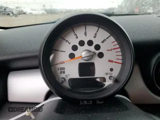 2013 MINI Hardtop z VIN WMWSU3C59DT688460, wystawiony jako Copart lot #55451925 z przebiegiem Nie podano mil oraz Szkoda całkowita • Salvage title. Historia ofert i sprzedaży dostępna na DreamBid. Obrazek 9.