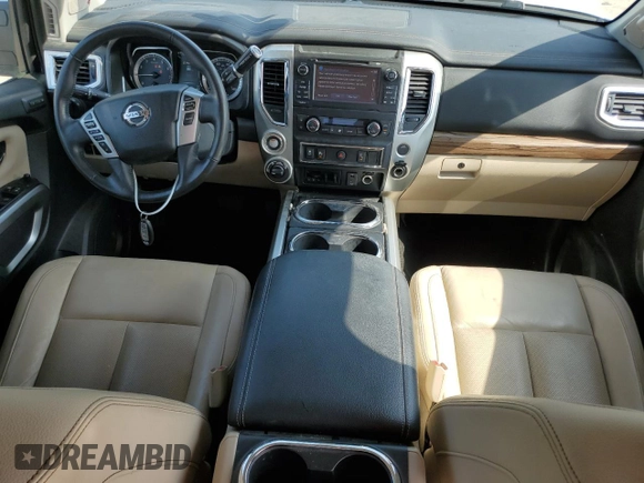 2018 Nissan Titan SV z VIN 1N6AA1E57JN526185, wystawiony jako Copart lot #53909425 z przebiegiem 65 499 mil mil oraz Czysty tytuł • Clean title. Historia ofert i sprzedaży dostępna na DreamBid. Obrazek 8.
