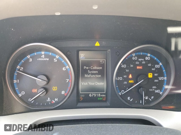 2018 Toyota RAV4 XLE with VIN 2T3WFREV2JW501793, listed as a Copart auction lot 52553015 with 67,918 mi miles and Salvage Title. Bid and sale history available at carsss.com. Image 9.