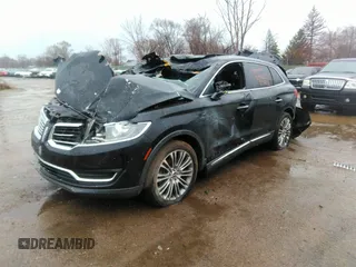 2016 Lincoln MKX Reserve with VIN 2LMTJ8LR2GBL35403, listed as a IAAI auction lot 41941607 with 0 mi miles. Bid and sale history available at carsss.com. Image 17.