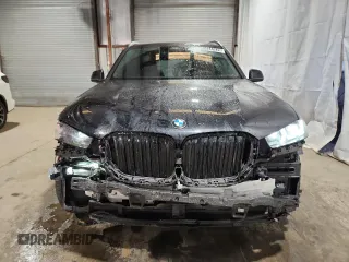 2024 BMW X5 xDrive40i z VIN 5UX23EU09R9V62123, wystawiony jako Copart lot #58241675 z przebiegiem 46 253 mil mil oraz Tytuł czysty. Historia ofert i sprzedaży dostępna na DreamBid. Obrazek 5.