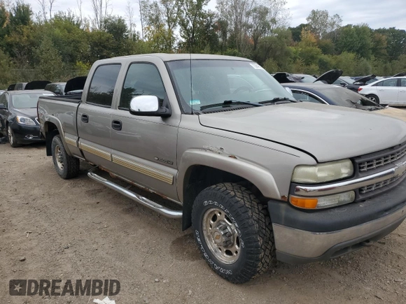 2002 Chevrolet Silverado 1500HD LT z VIN 1GCGK13U02F226620, wystawiony jako Copart lot #73842024 z przebiegiem Nie podano mil oraz Czysty tytuł • Clean title. Historia ofert i sprzedaży dostępna na DreamBid. Obrazek 4.