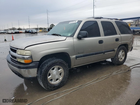 2001 Chevrolet Tahoe LT with VIN 1GNEC13T21R156926, listed as a Copart auction lot 43191715 with 284,182 mi miles and Salvage Title. Bid and sale history available at carsss.com. Image 1.