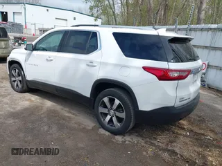 2018 Chevrolet Traverse LT z VIN 1GNEVHKW4JJ275817, wystawiony jako IAAI lot #42179473 z przebiegiem 81 595 mil mil oraz . Historia ofert i sprzedaży dostępna na DreamBid. Obrazek 3.