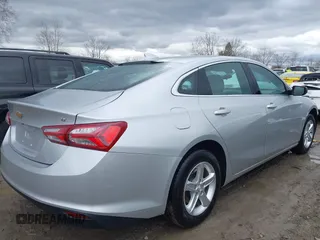 2022 Chevrolet Malibu LT with VIN 1G1ZD5ST7NF172376, listed as a IAAI auction lot 42026091 with 59,512 mi miles and . Bid and sale history available at DreamBid. Image 4.