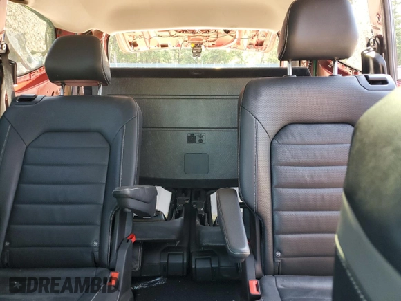 2023 Volkswagen Atlas SEL Premium R-Line with VIN 1V2FR2CA4PC525005, listed as a Copart auction lot 63870585 with 31,049 mi miles and Salvage title. Bid and sale history available at DreamBid. Image 10.