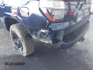 2021 Toyota 4Runner SR5 with VIN JTEMU5JR3M5933542, listed as a IAAI auction lot 41940744 with 68,462 mi miles and . Bid and sale history available at DreamBid. Image 6.
