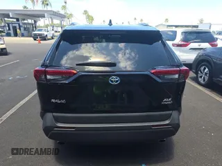 2022 Toyota RAV4 Hybrid XLE Premium z VIN 4T3B6RFVXNU071885, wystawiony jako IAAI lot #42730174 z przebiegiem 53 502 mil mil oraz . Historia ofert i sprzedaży dostępna na DreamBid. Obrazek 16.