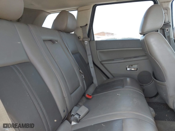 2005 Jeep Grand Cherokee Limited with VIN 1J8HR58255C575317, listed as a IAAI auction lot 42021565 with 205,257 mi miles. Bid and sale history available at carsss.com. Image 8.