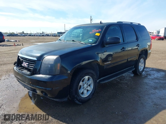 2011 GMC Yukon SLE with VIN 1GKS1AE01BR108215, listed as a IAAI auction lot 41379402 with 195,171 mi miles. Bid and sale history available at carsss.com. Image 17.