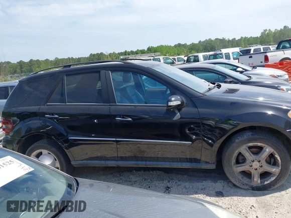 2008 Mercedes-Benz M 350 with VIN 4JGBB86E28A438895, listed as a IAAI auction lot 42181563 with 202,485 mi miles and . Bid and sale history available at DreamBid. Image 13.