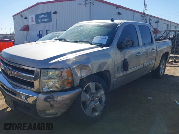 2009 Chevrolet Silverado 1500 LT with VIN 3GCEC23099G252407, listed as a IAAI auction lot 41754180 with 188,319 mi miles. Bid and sale history available at carsss.com. Image 17.