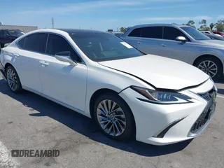 2024 Lexus ES 350 Luxury z VIN 58AEZ1B17RU162144, wystawiony jako IAAI lot #42267024 z przebiegiem 20 681 mil mil oraz . Historia ofert i sprzedaży dostępna na DreamBid. Obrazek 1.